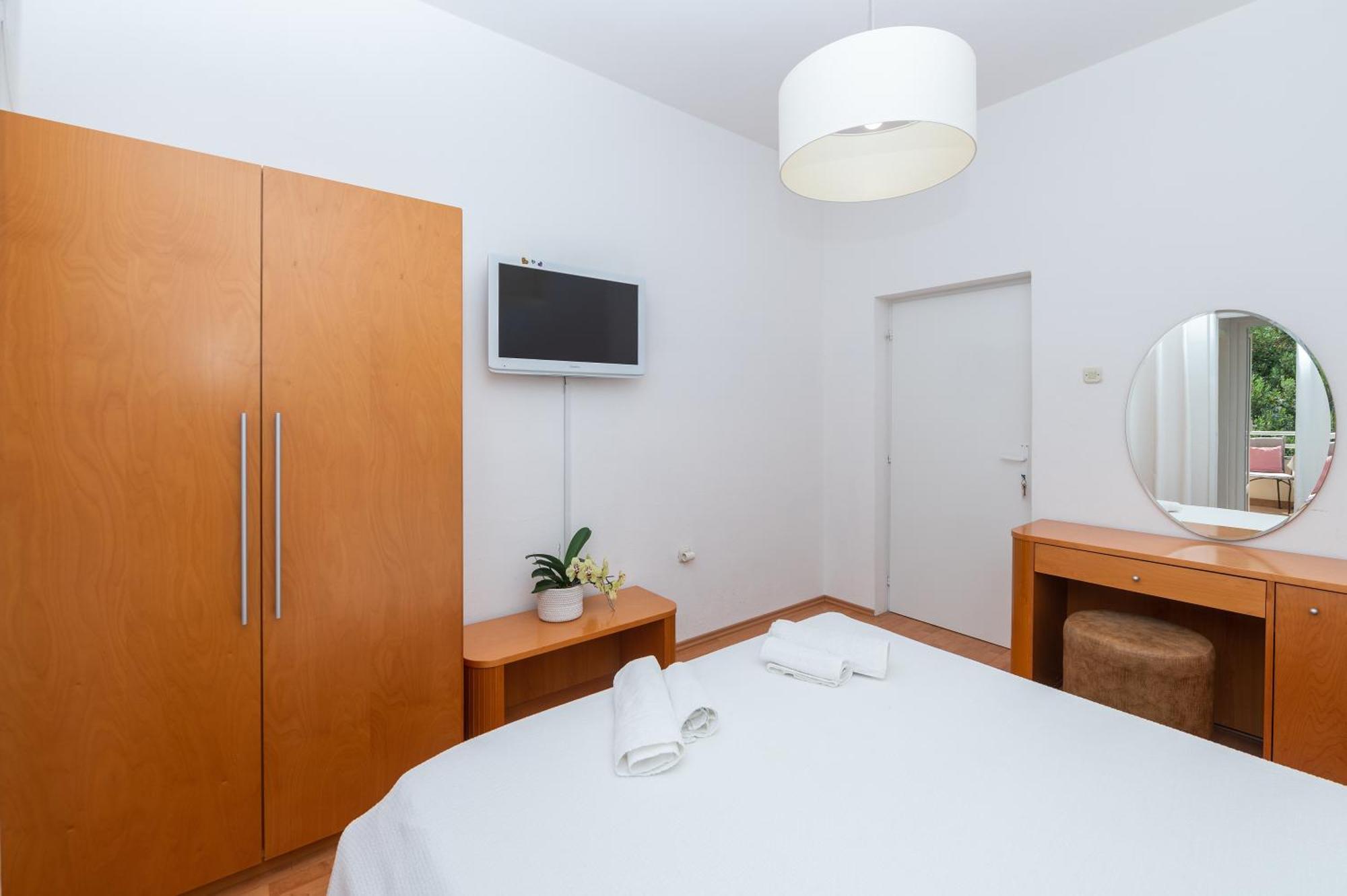 Apartments Sokol Makarska Ngoại thất bức ảnh
