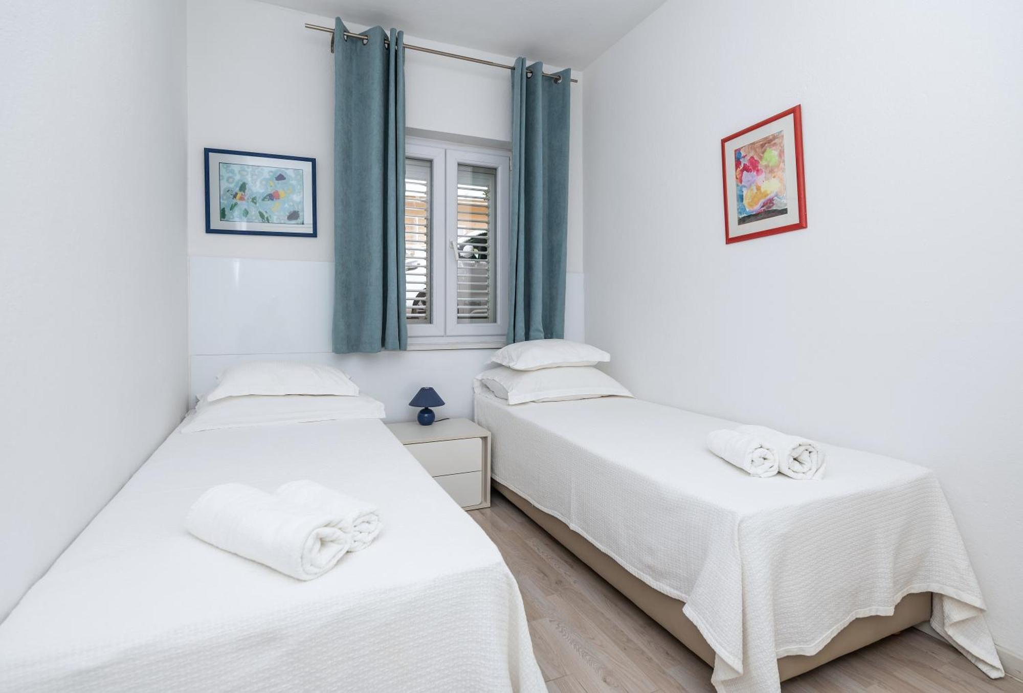 Apartments Sokol Makarska Ngoại thất bức ảnh